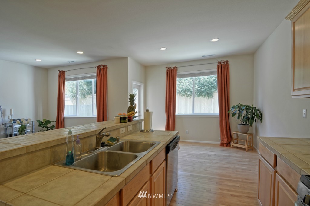 16022 35th Park Southeast Bothell, WA 98012 - Photo 5 of 19
