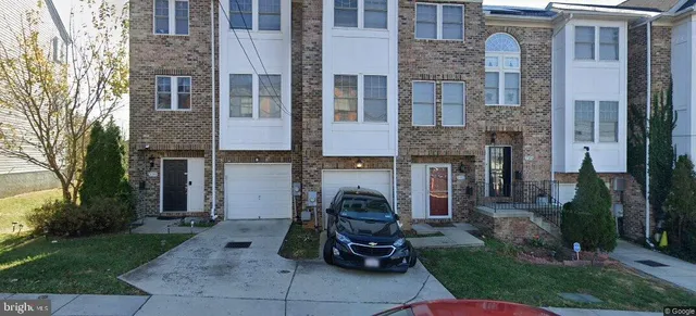 a house view with a outdoor space