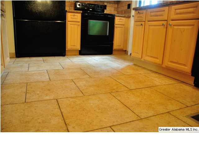 1421 Tropical Lane Alabaster, AL 35007 - Photo 8 of 31