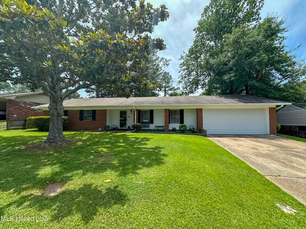 $199,900 | 1206 Shady Glen Drive, Clinton, MS 39056