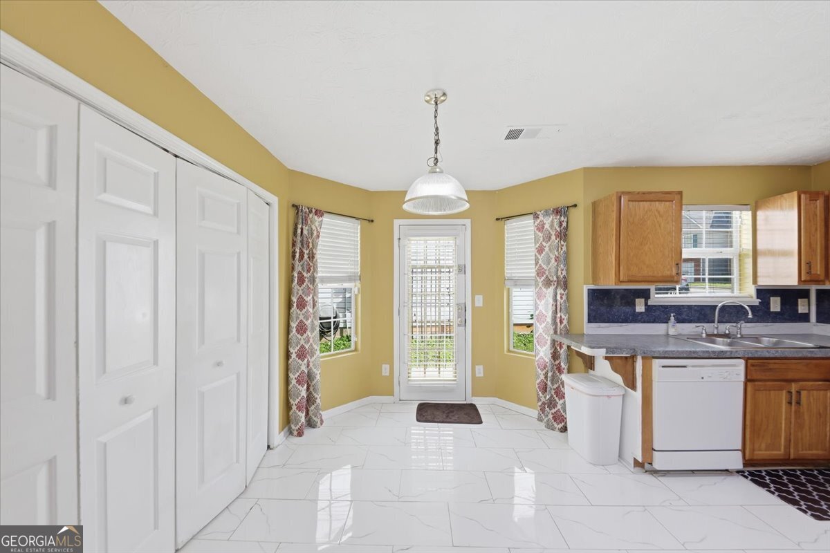 109 Tyler Way Jackson, GA 30233 - Photo 15 of 37