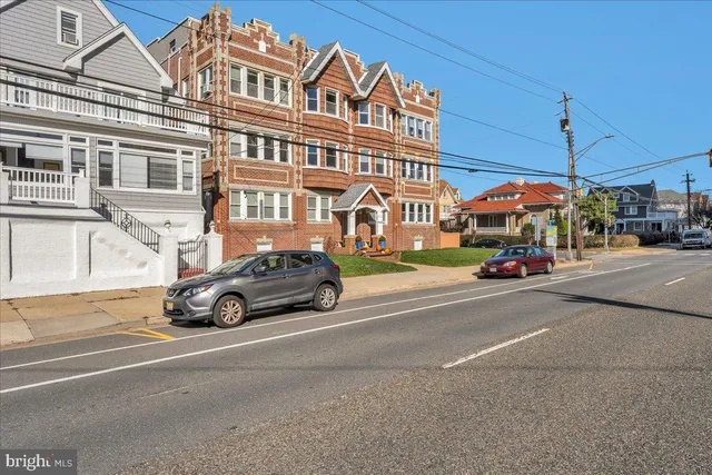 a car parked in front of a building