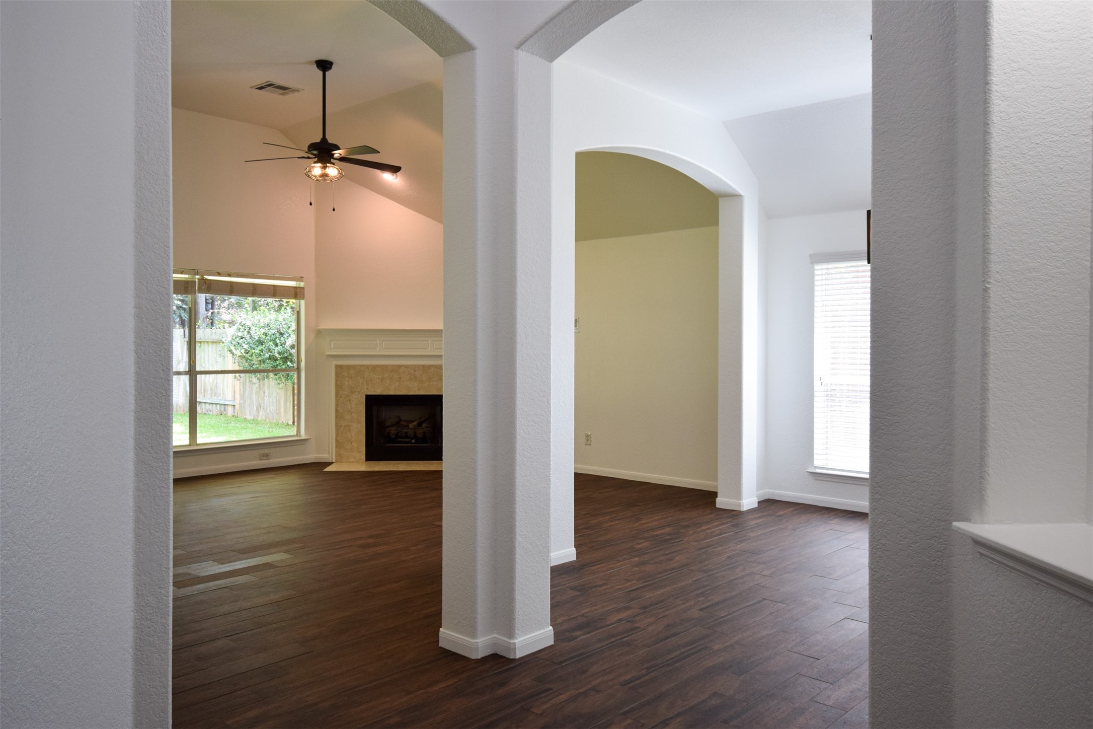 34 South Rambling Ridge Place Conroe, TX 77385 - Photo 7 of 50