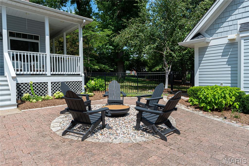 9242 Clayton Road Ladue, MO 63124 - Photo 52 of 53 Gallery Image 52