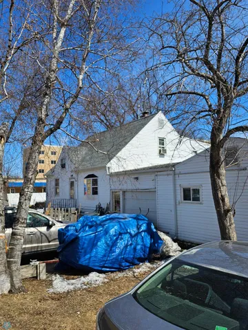 $225,000 | 630 10th Street North, Moorhead, MN 56560