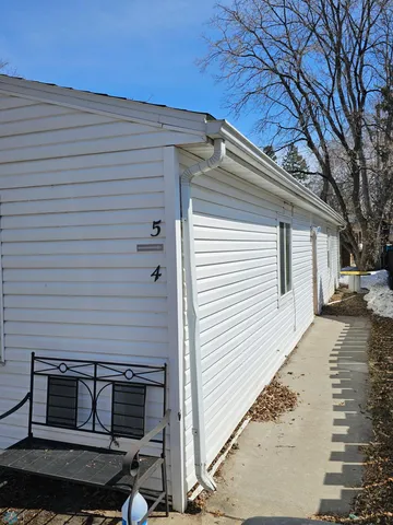 $225,000 | 630 10th Street North, Moorhead, MN 56560