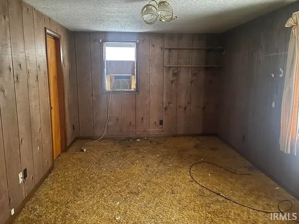 $99,000 | 106 South Smith Street, Boswell, IN 47921