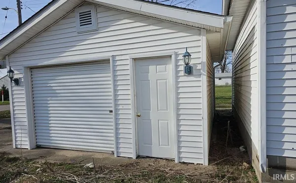 $99,000 | 106 South Smith Street, Boswell, IN 47921