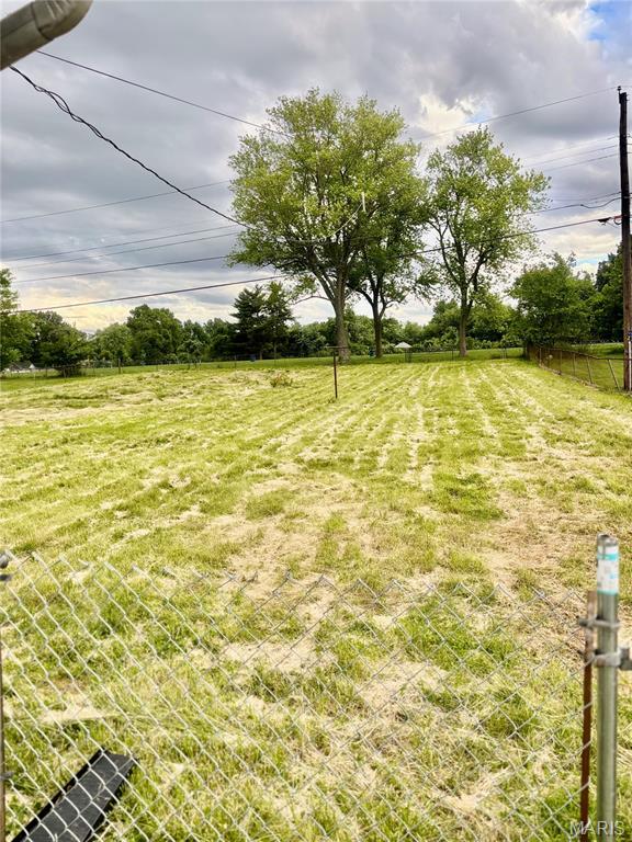 1020 Farmview Drive St. Louis, MO 63138 - Photo 4 of 15