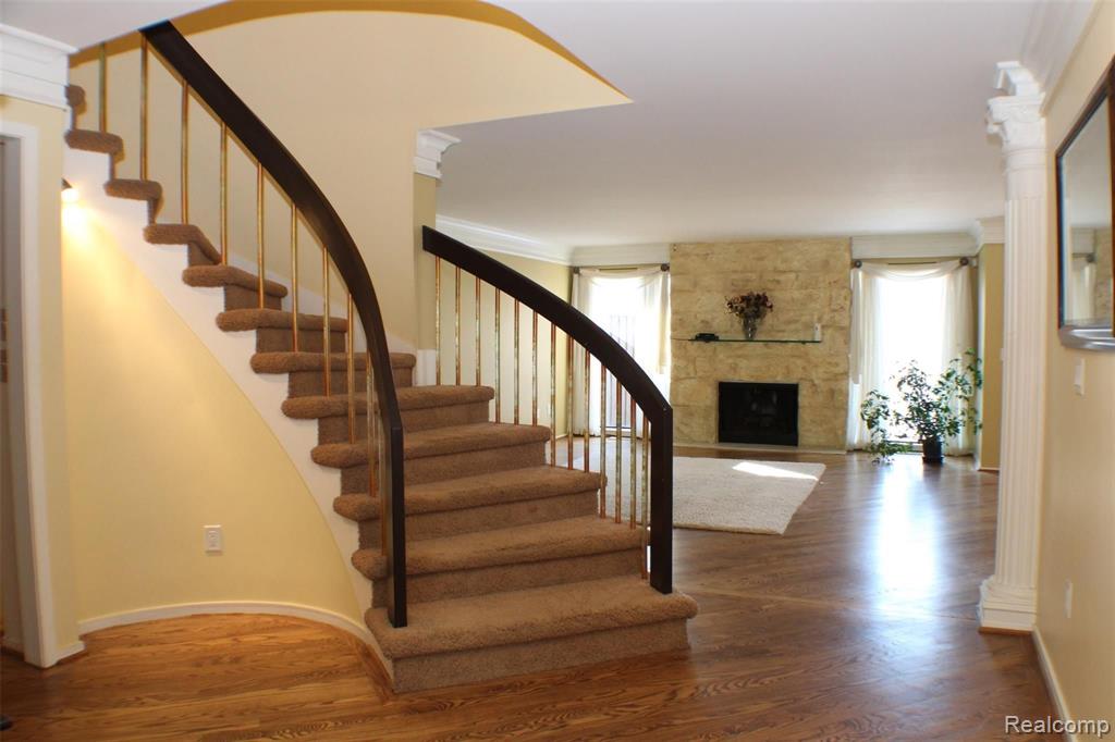 30825 Timberbrook Lane Bingham Farms, MI 48025 - Photo 5 of 24