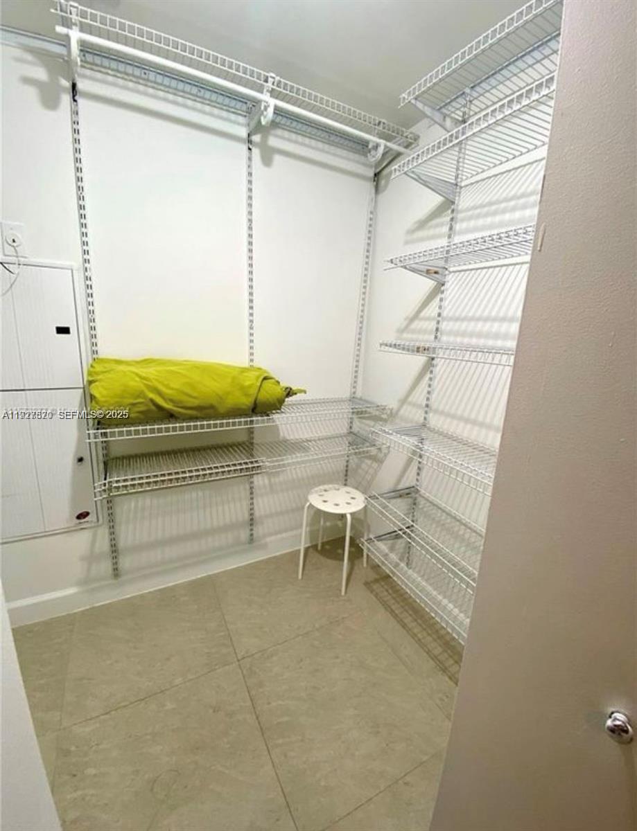 185 Southwest 7th Street, Unit 1406 Miami, FL 33130 - Photo 14 of 34