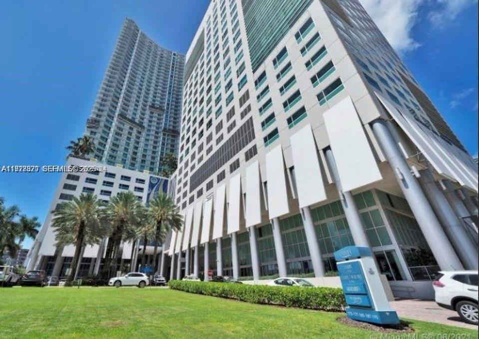 185 Southwest 7th Street, Unit 1406 Miami, FL 33130 - Photo 2 of 34