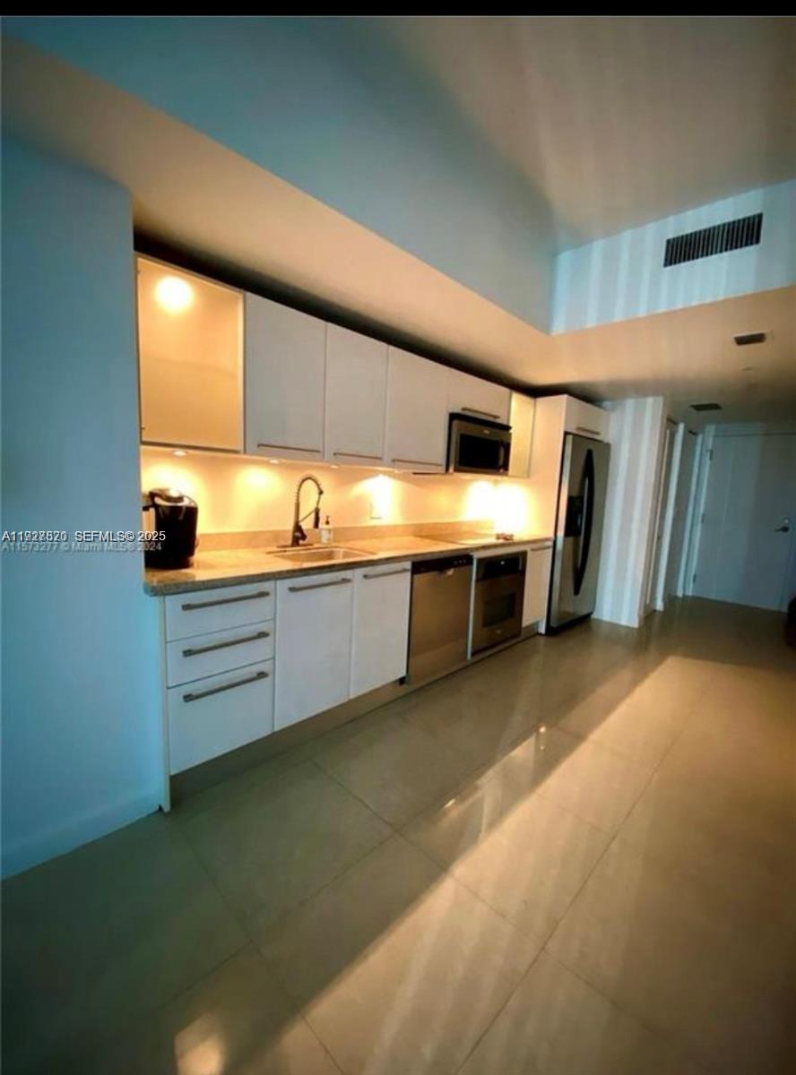 185 Southwest 7th Street, Unit 1406 Miami, FL 33130 - Photo 23 of 34