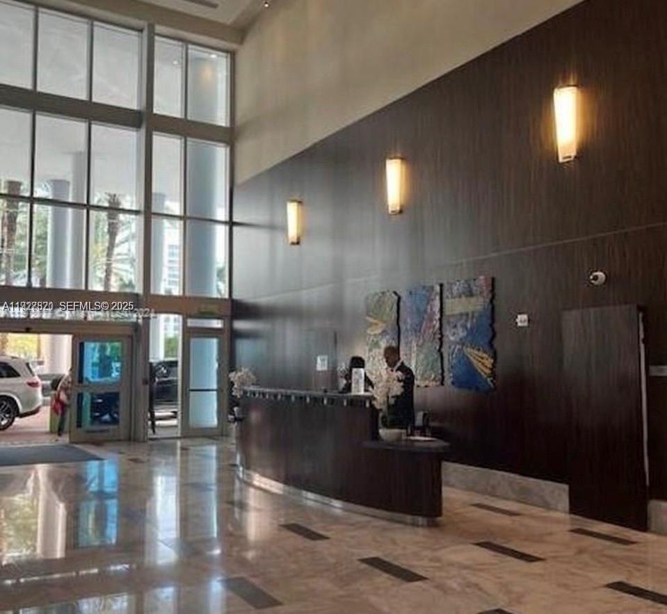 185 Southwest 7th Street, Unit 1406 Miami, FL 33130 - Photo 26 of 34