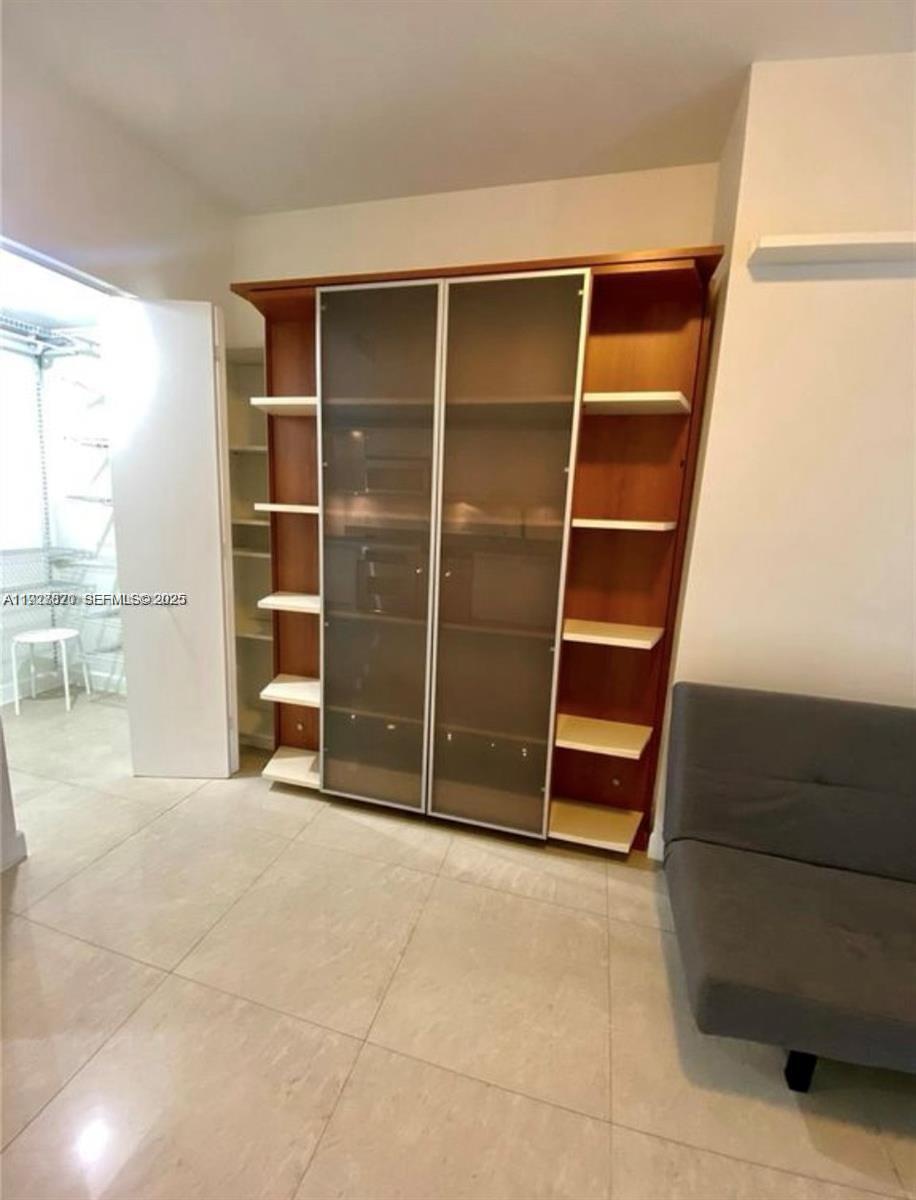 185 Southwest 7th Street, Unit 1406 Miami, FL 33130 - Photo 10 of 34