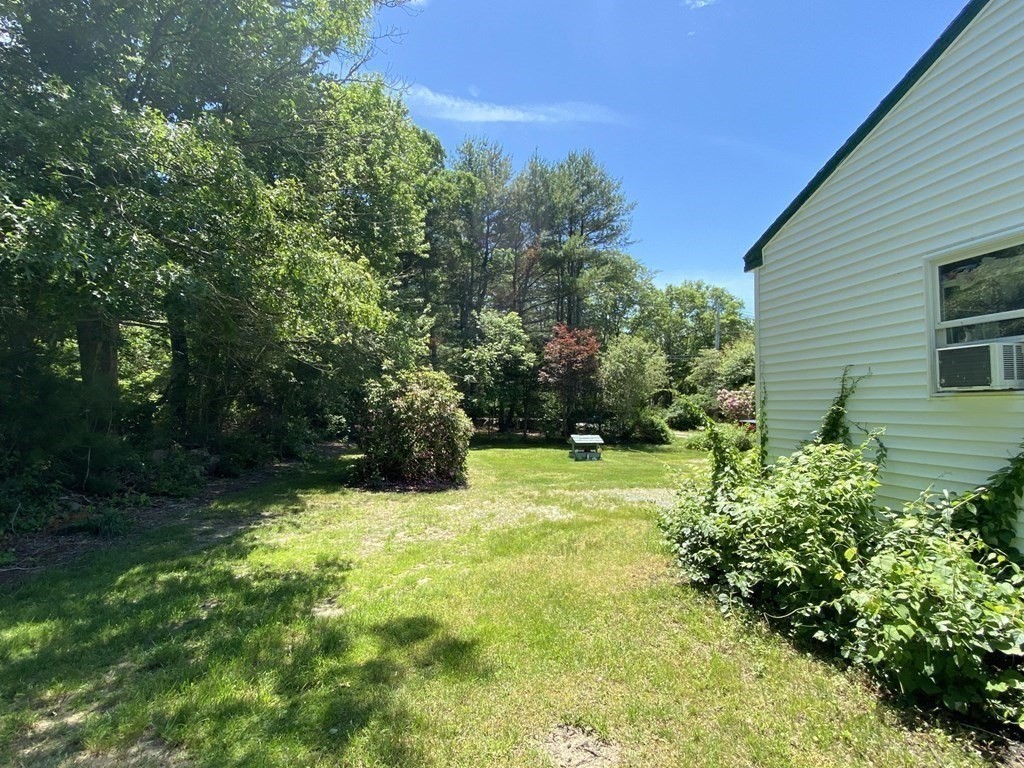 808 Old County Road Westport, MA 02790 - Photo 5 of 9 Gallery Image 5