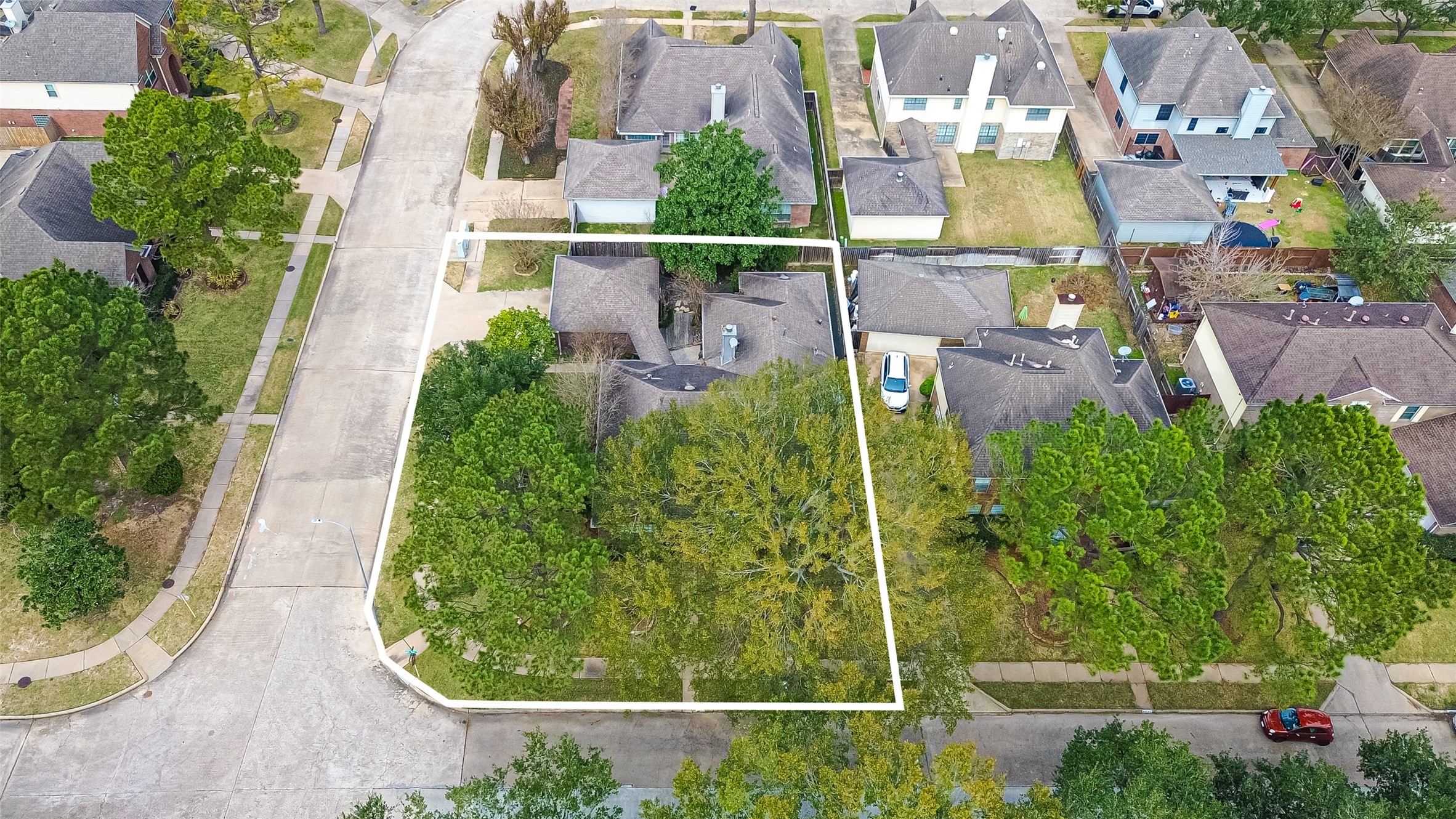 18526 Fawn Run Lane Houston, TX 77084 - Photo 42 of 47 an aerial view of a house with a yard and garden