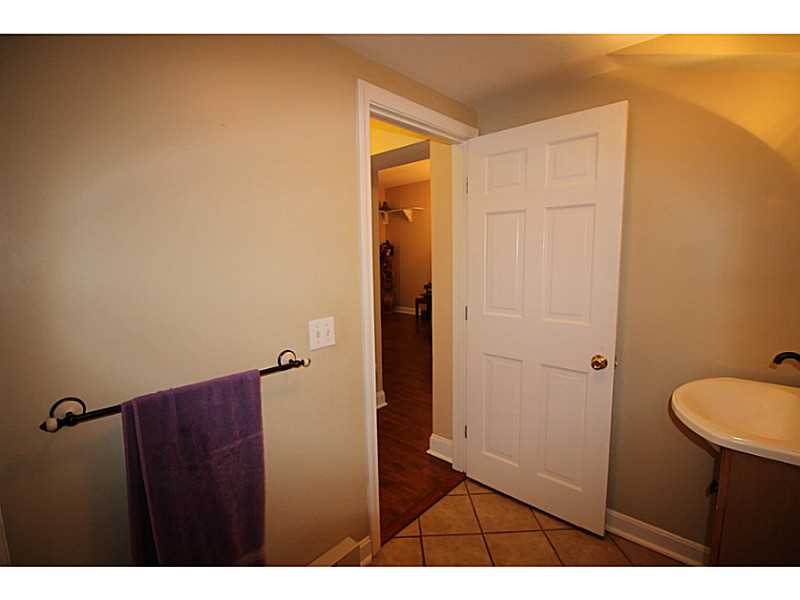 366 Main Street, Unit G03 Warren, RI 02885 - Photo 12 of 14 Bathroom.