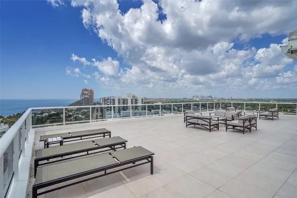 $595,000 | 2841 North Ocean Boulevard, Unit 1801, Fort Lauderdale, FL 33308