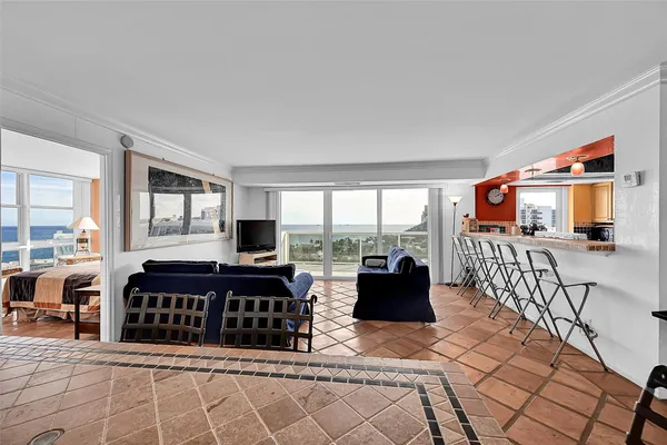 $595,000 | 2841 North Ocean Boulevard, Unit 1801, Fort Lauderdale, FL 33308