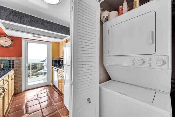 $595,000 | 2841 North Ocean Boulevard, Unit 1801, Fort Lauderdale, FL 33308
