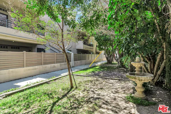 $7,000 | 4477 Woodman Avenue, Unit 305, Sherman Oaks, CA 91423