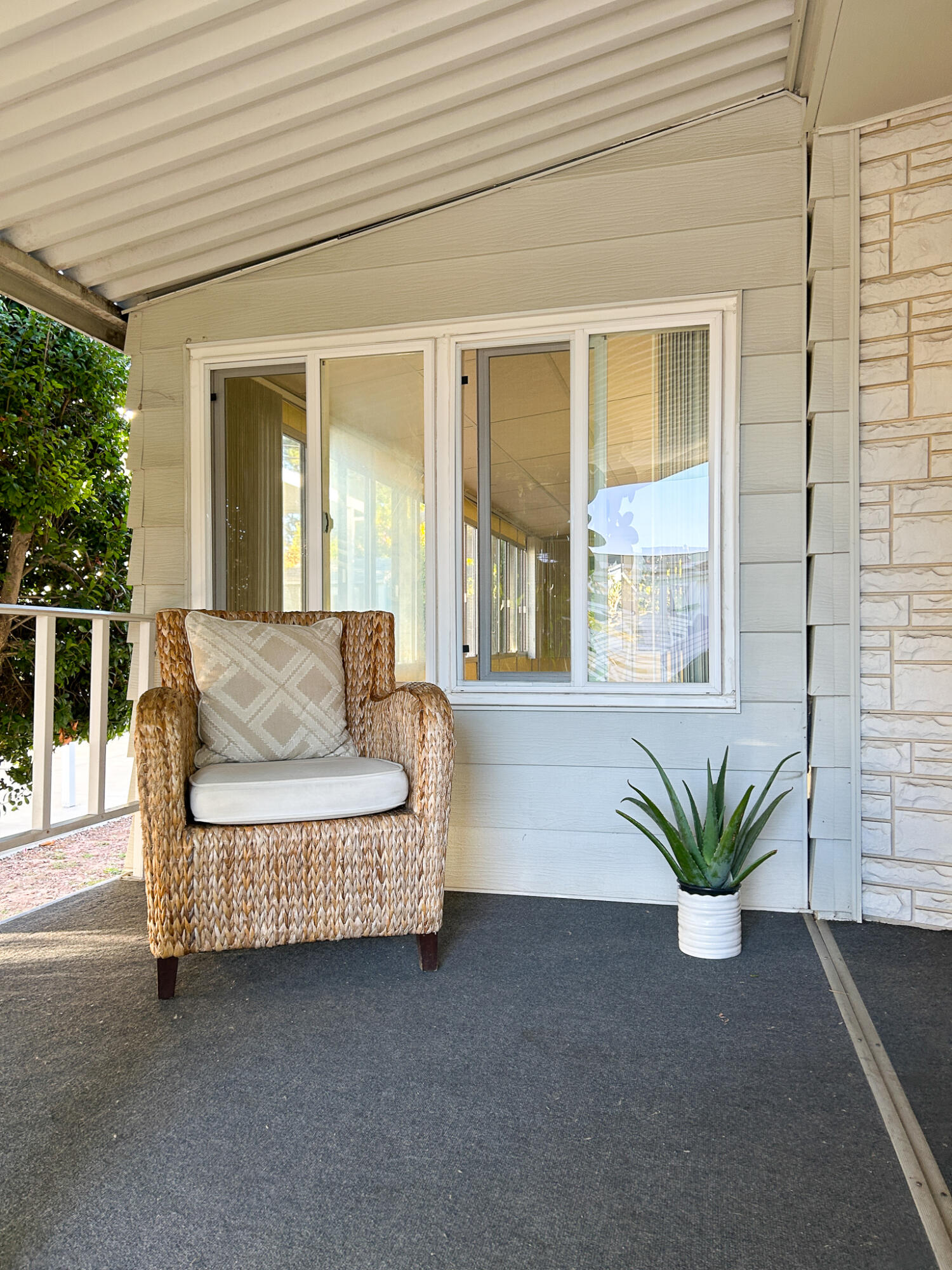 340 Old Mill Road, Unit SPC 12 Santa Barbara, CA 93110 - Photo 2 of 35 a living room with furniture and a potted plant