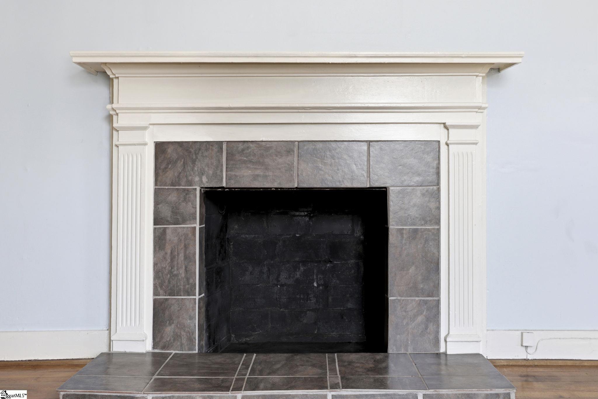 211 Lowndes Hill Road Greenville, SC 29607 - Photo 4 of 23 Gallery Image 4