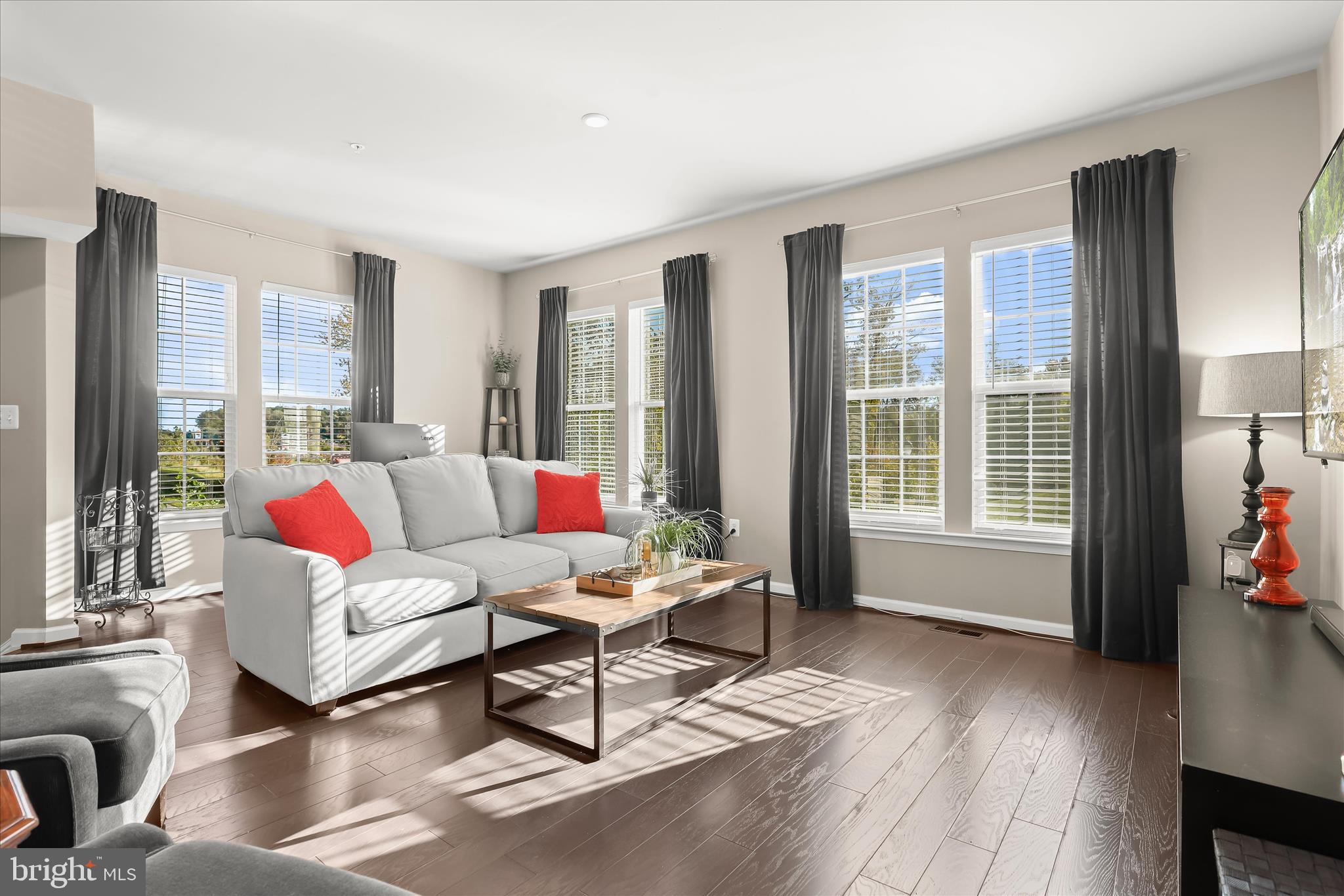 2820 Etley Court Hanover, MD 21076 - Photo 11 of 52 Living Room