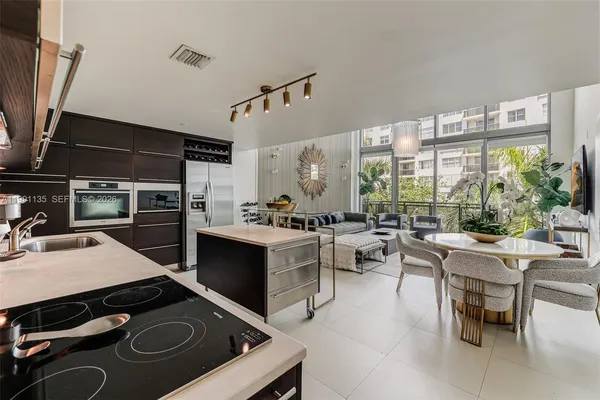 $8,500 | 6000 Collins Avenue, Unit 523, Miami Beach, FL 33140