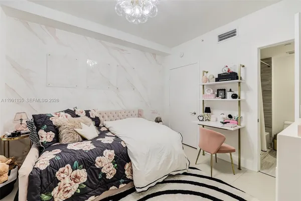 $8,500 | 6000 Collins Avenue, Unit 523, Miami Beach, FL 33140