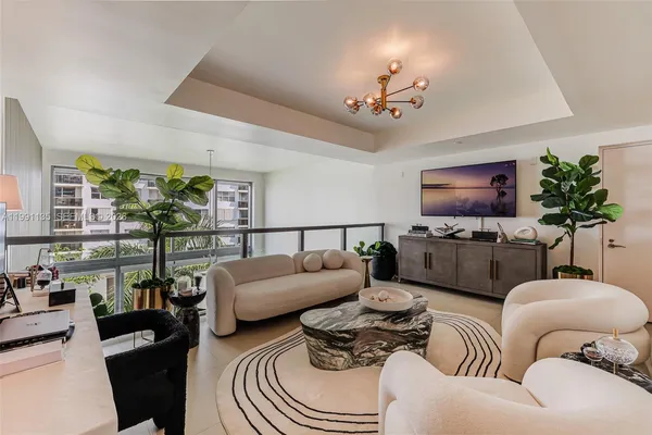 $8,500 | 6000 Collins Avenue, Unit 523, Miami Beach, FL 33140