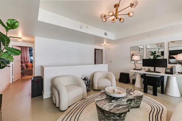 $8,500 | 6000 Collins Avenue, Unit 523, Miami Beach, FL 33140