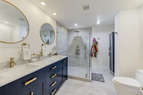 $8,500 | 6000 Collins Avenue, Unit 523, Miami Beach, FL 33140