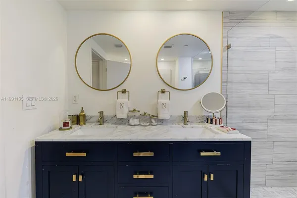 $8,500 | 6000 Collins Avenue, Unit 523, Miami Beach, FL 33140