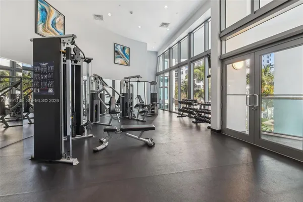 $8,500 | 6000 Collins Avenue, Unit 523, Miami Beach, FL 33140