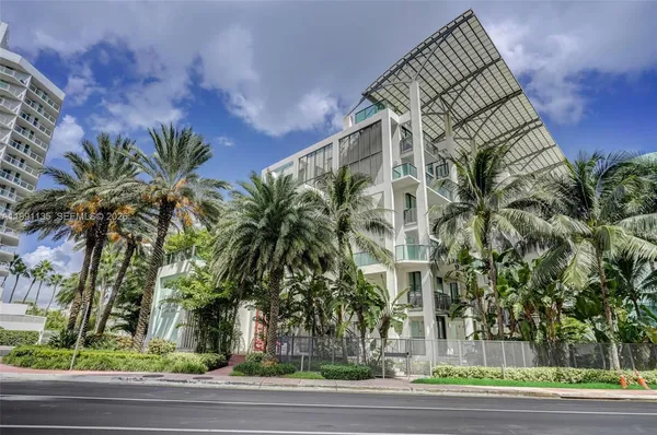 $8,500 | 6000 Collins Avenue, Unit 523, Miami Beach, FL 33140