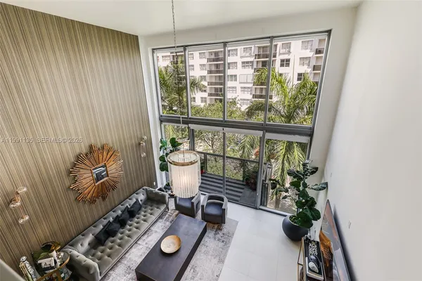 $8,500 | 6000 Collins Avenue, Unit 523, Miami Beach, FL 33140