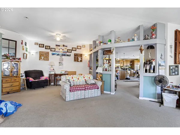 $390,000 | 1313 North Old Pacific Highway, Myrtle Creek, OR 97457