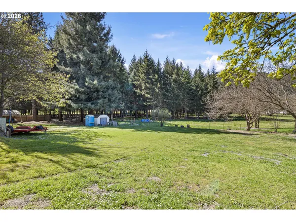 $390,000 | 1313 North Old Pacific Highway, Myrtle Creek, OR 97457