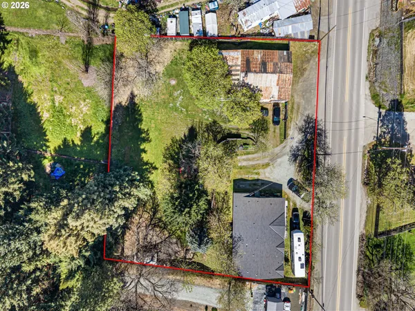 $390,000 | 1313 North Old Pacific Highway, Myrtle Creek, OR 97457