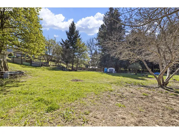 $390,000 | 1313 North Old Pacific Highway, Myrtle Creek, OR 97457