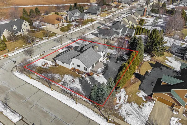 $674,900 | 375 Regatta Drive, Port Washington, WI 53074