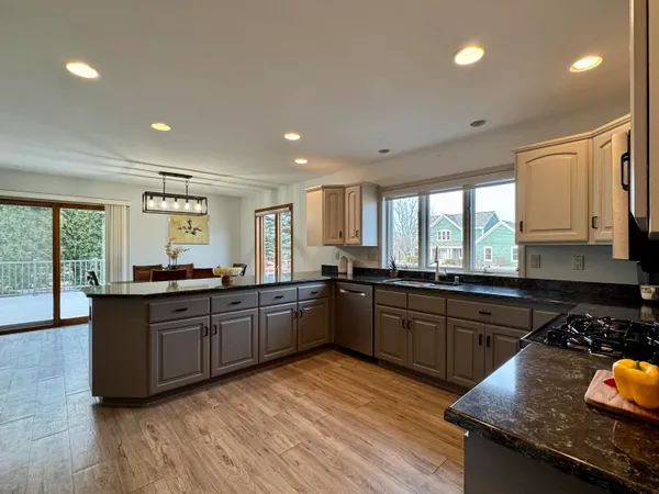 $674,900 | 375 Regatta Drive, Port Washington, WI 53074