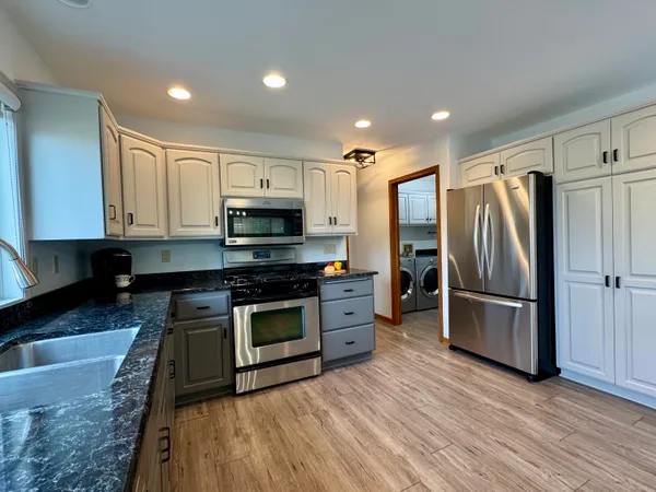 $674,900 | 375 Regatta Drive, Port Washington, WI 53074