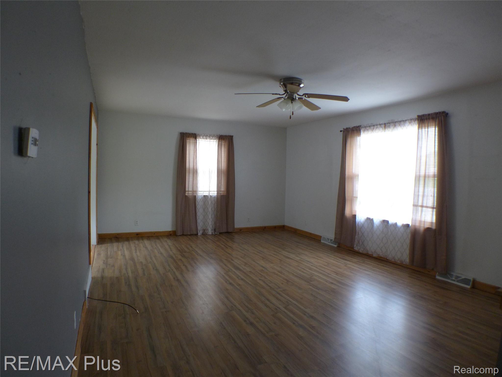 1304 East Caro Road Caro, MI 48723 - Photo 4 of 18 P1050541.JPG