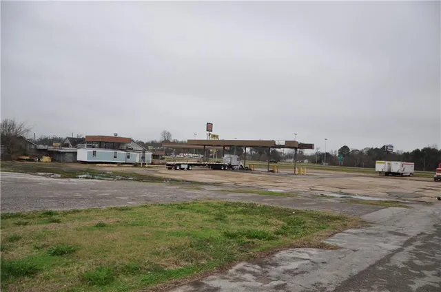 $550,000 | 5215 South MacArthur Drive, Alexandria, LA 71302