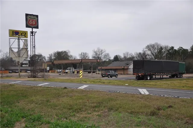 $550,000 | 5215 South MacArthur Drive, Alexandria, LA 71302