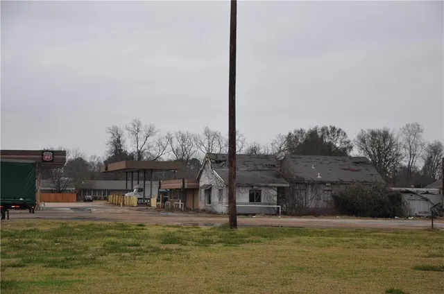 $550,000 | 5215 South MacArthur Drive, Alexandria, LA 71302