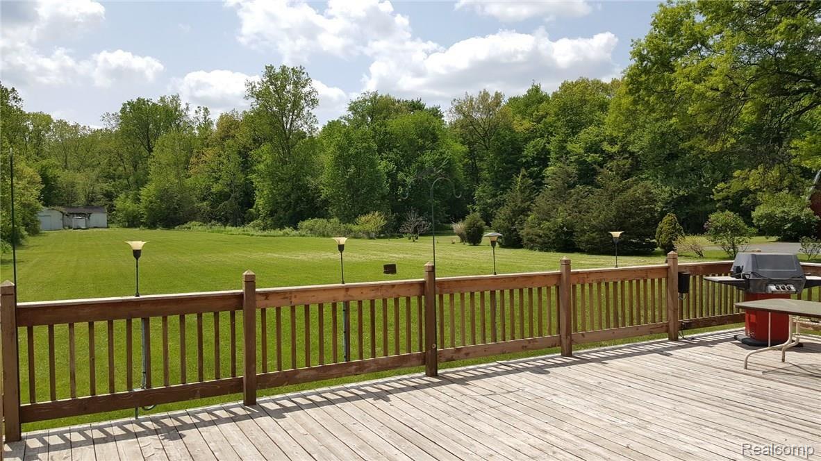1701 Oakville Waltz Road Carleton, MI 48117 - Photo 5 of 31 20160522_130134.jpg